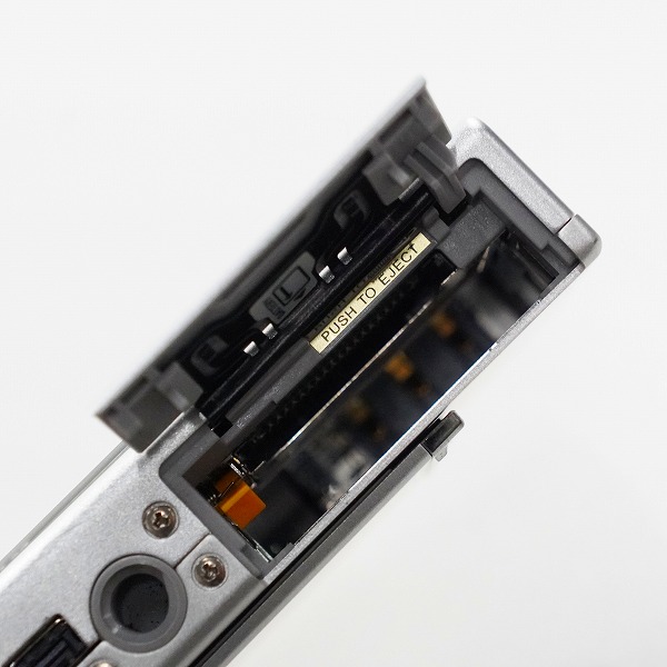 実際に弊社で買取させて頂いたFUJIFILM/富士フィルム FINEPIX Z5 fd コンパクトデジタルカメラの画像 8枚目