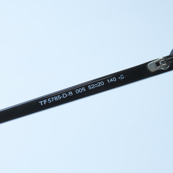 実際に弊社で買取させて頂いたTOM FORD/トムフォード メガネフレーム アイウェア 眼鏡 TF5785-D-B 005の画像 5枚目