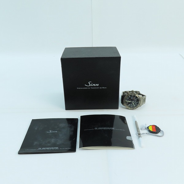 実際に弊社で買取させて頂いたSinn/ジン 203.TI.AR クロノグラフ デイデイト 自動巻 203.3770の画像 8枚目