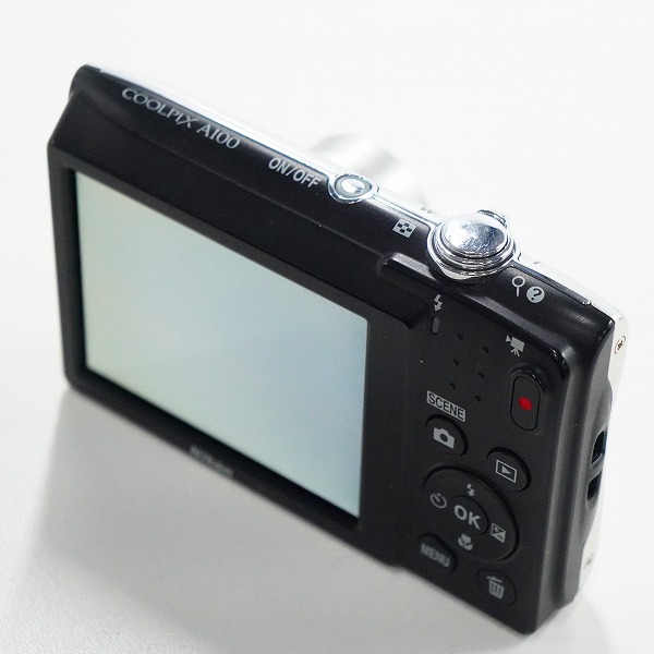 実際に弊社で買取させて頂いたNikon/ニコン COOLPIX A100 コンパクトデジタルカメラ シルバー 動作確認済みの画像 2枚目