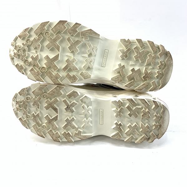 実際に弊社で買取させて頂いたBURBERRY/バーバリー ヴィンテージチェック アーサー スニーカー 8037254/43の画像 2枚目