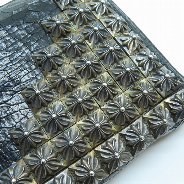 実際に弊社で買取させて頂いたCHROME HEARTS/クロムハーツ ゼロピラミッド スタッズ ガラスレザー ラウンドジップウォレット/長財布 の画像 6枚目