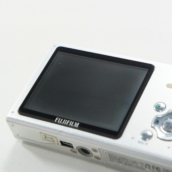 実際に弊社で買取させて頂いたFUJIFILM/富士フィルム FINEPIX Z5 fd コンパクトデジタルカメラの画像 6枚目