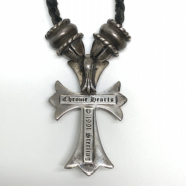 実際に弊社で買取させて頂いたCHROME HEARTS/クロムハーツ クリンプト スモールCHクロスペンダント w/レザーブレードの画像 2枚目