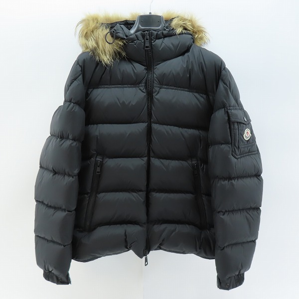 実際に弊社で買取させて頂いた【JPタグ】MONCLER/モンクレール MARQUE/マルク ダウンジャケット E20914137825 53227/3