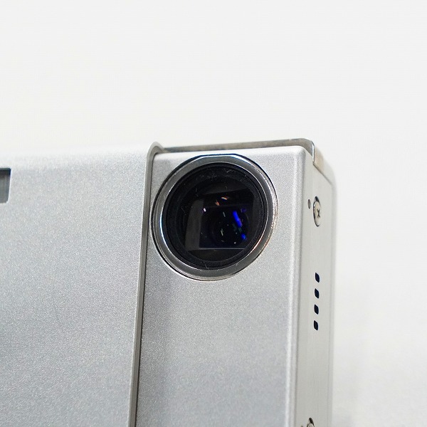 実際に弊社で買取させて頂いたFUJIFILM/富士フィルム FINEPIX Z5 fd コンパクトデジタルカメラの画像 2枚目