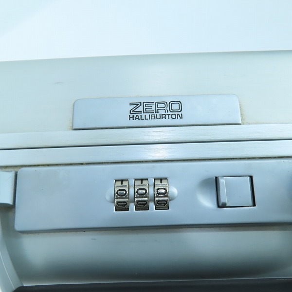 実際に弊社で買取させて頂いたZERO HALLIBURTON/ゼロハリバートン ダイヤルロック式 アタッシュケースの画像 3枚目