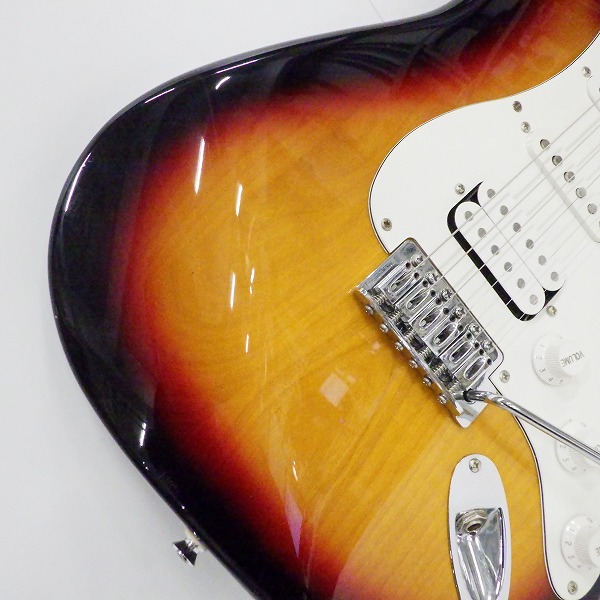 実際に弊社で買取させて頂いた★Fernandes/フェルナンデス ストラトキャスターType SSH エレキギター ソフトケース付の画像 5枚目