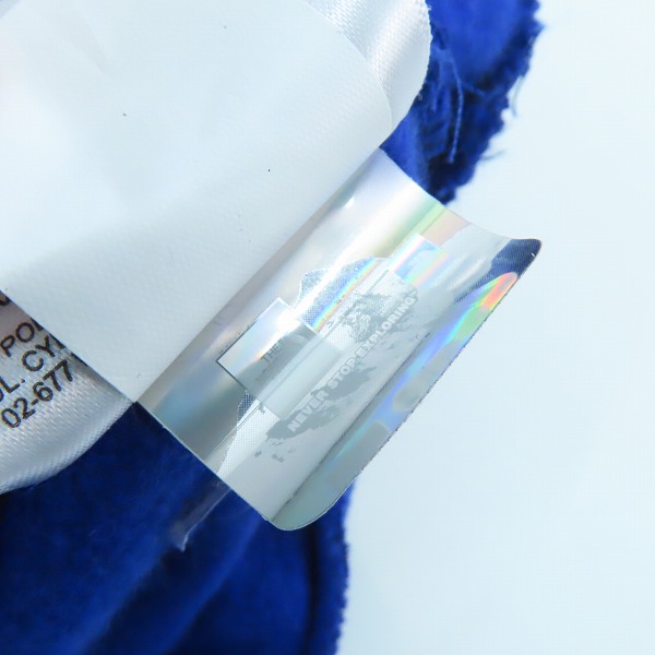 実際に弊社で買取させて頂いた【未使用】THE NORTH FACE × KAWS/ノースフェイス×カウズ プルオーバーパーカー NF0A7WLIVA6/XLの画像 4枚目