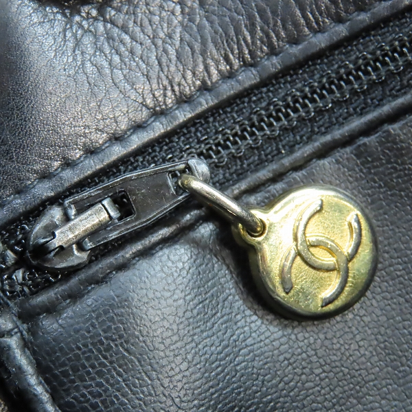 実際に弊社で買取させて頂いたCHANEL/シャネル ラムスキン チェーンショルダー 革チャームの画像 5枚目