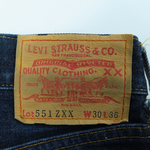 実際に弊社で買取させて頂いたLEVIS/リーバイス 98年製 551ZXX 刻印555 バレンシア工場 復刻 ビッグE デニムパンツ 551-0006 /W30 L36の画像 2枚目