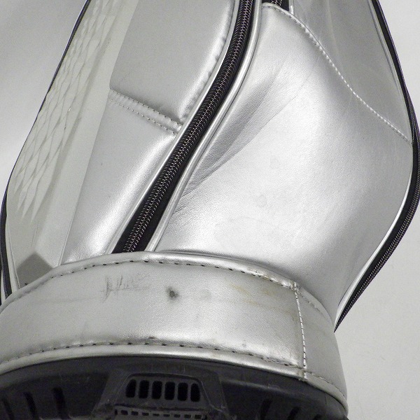 実際に弊社で買取させて頂いたTaylorMade/テーラーメイド TB647 プレミアムクラシック 9.5型 5分割キャディバッグ シルバーの画像 6枚目