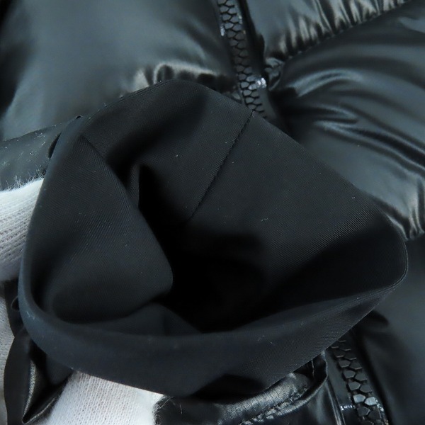 実際に弊社で買取させて頂いた【JPタグ】MONCLER/モンクレール  ZUBAIR GIUBBOTTO ダウン ジャケット H20911A00197 5950K/2の画像 8枚目