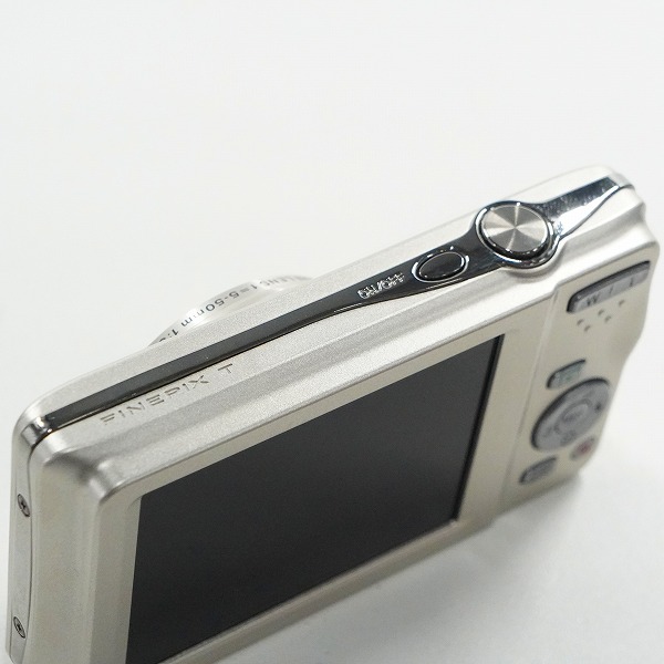 実際に弊社で買取させて頂いたFUJIFILM/富士フィルム T400 コンパクトデジタルカメラ 動作未確認の画像 3枚目