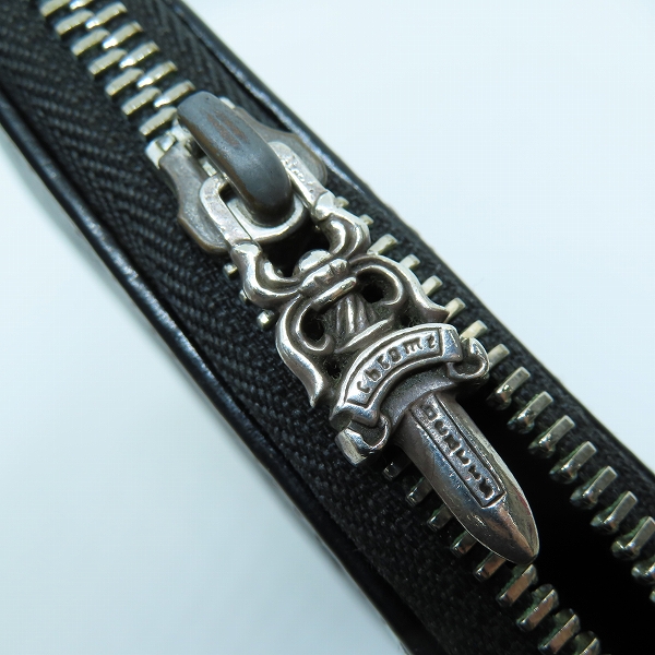 実際に弊社で買取させて頂いたCHROME HEARTS/クロムハーツ BANK ROBBER/バンクローバー 3セメタリークロスパッチ/ラウンドジップウォレットの画像 7枚目