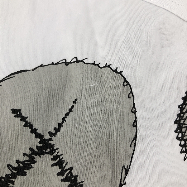 実際に弊社で買取させて頂いたCOMME des GARCONS SHIRT×KAWS/コムデギャルソンシャツ×カウズ カラープリント Tシャツ FH-T003/XLの画像 4枚目