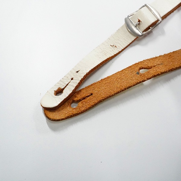 実際に弊社で買取させて頂いたB.C.Rich/BCリッチ レザー ギターストラップ ベースストラップ ホワイトの画像 2枚目