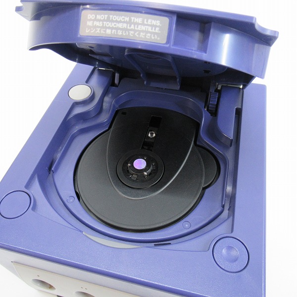 実際に弊社で買取させて頂いた【ジャンク】任天堂 Nintendo GAMECUBE/ニンテンドーゲームキューブ 本体 DOL-001の画像 2枚目