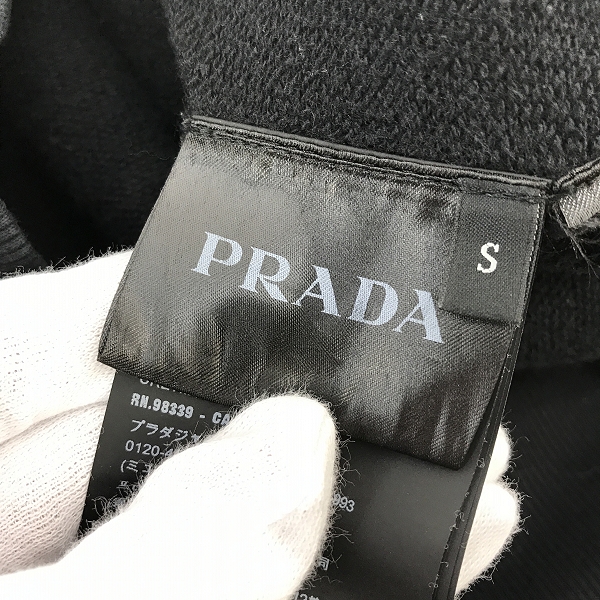 実際に弊社で買取させて頂いた【JPタグ】PRADA/プラダ 22SS 三角プレート ジップアップパーカー UJL13A/S の画像 3枚目
