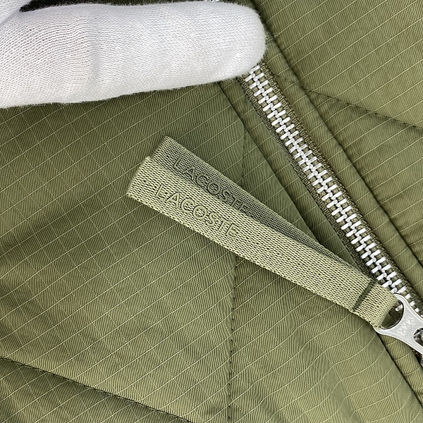 実際に弊社で買取させて頂いた【未使用】LACOSTE/ラコステ ダイヤキルティングライナージャケット ダウンジャケット BH7142-99/カーキ/USMの画像 8枚目