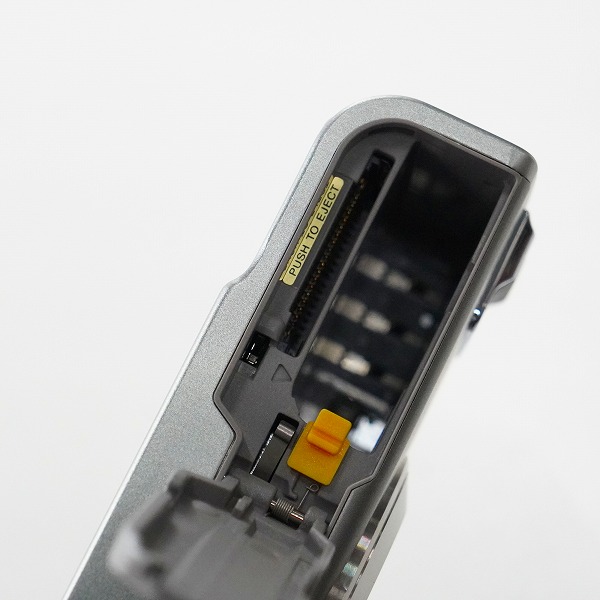 実際に弊社で買取させて頂いたFUJIFILM/富士フィルム FinePix F31fd コンパクトデジタルカメラ 動作未確認の画像 7枚目