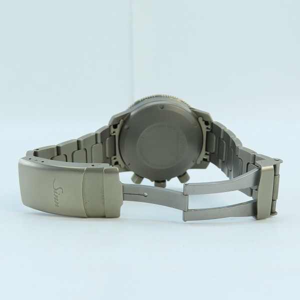 実際に弊社で買取させて頂いたSinn/ジン 203.TI.AR クロノグラフ デイデイト 自動巻 203.3770の画像 3枚目