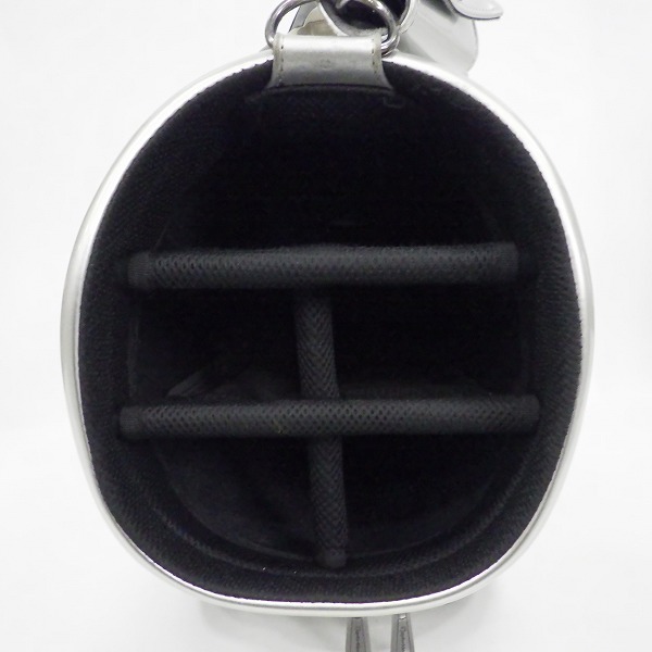 実際に弊社で買取させて頂いたTaylorMade/テーラーメイド TB647 プレミアムクラシック 9.5型 5分割キャディバッグ シルバーの画像 3枚目