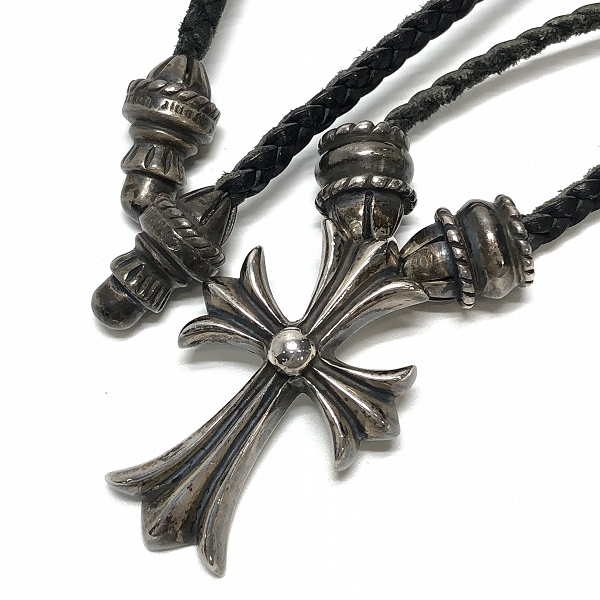 実際に弊社で買取させて頂いたCHROME HEARTS/クロムハーツ クリンプト スモールCHクロスペンダント w/レザーブレード