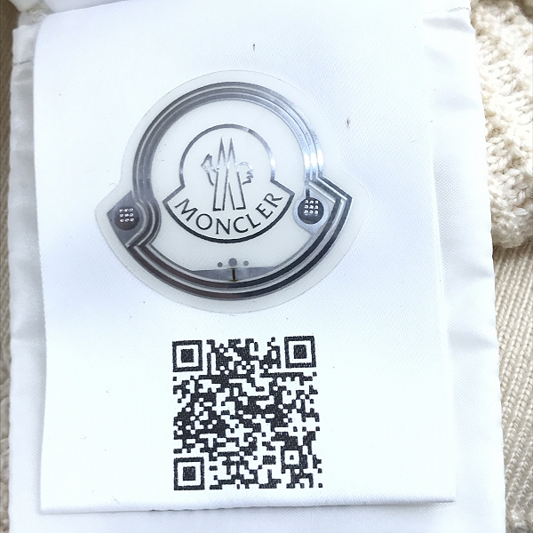 実際に弊社で買取させて頂いた【JPタグ】MONCLER/モンクレール 21AW CARDIGAN TRICOT/ダウン切り替え カーディガン ジャケット G20919B00002/XLの画像 5枚目