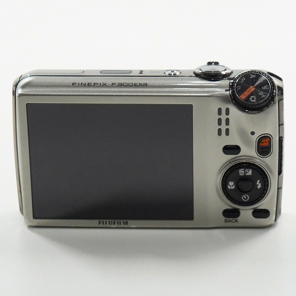 実際に弊社で買取させて頂いたFUJIFILM/富士フィルム FinePix F300EXR ファインピクス コンパクトデジタルカメラ 動作未確認の画像 4枚目