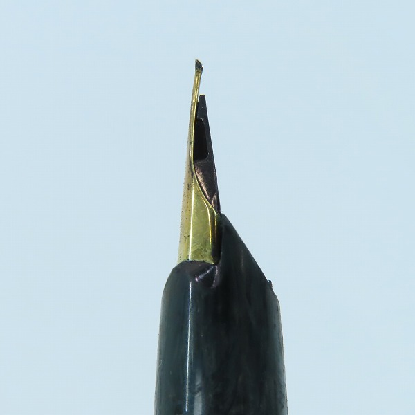 実際に弊社で買取させて頂いたMONTBLANC/モンブラン 万年筆 #121 ペン先750刻印 ダークグリーンの画像 2枚目