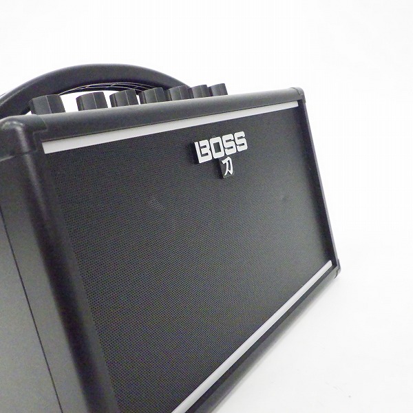 実際に弊社で買取させて頂いたBOSS/ボス KATANA-MINI 刀 バッテリー駆動 小型 ギターアンプ コンボアンプ【動作確認済】の画像 1枚目