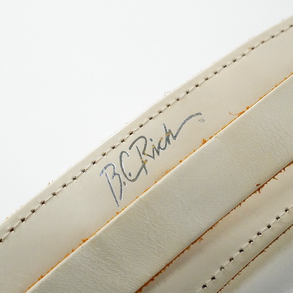 実際に弊社で買取させて頂いたB.C.Rich/BCリッチ レザー ギターストラップ ベースストラップ ホワイトの画像 8枚目