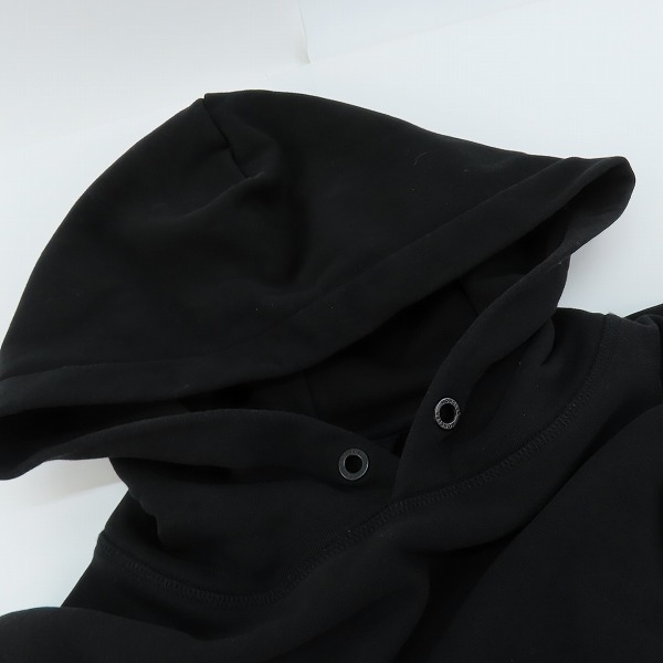 実際に弊社で買取させて頂いたMONCLER/モンクレール MAGLIA CON CAPPUCCIO ラインストーンパーカー G20928G00013/2の画像 5枚目