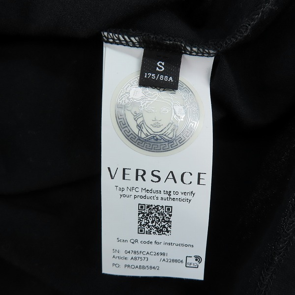 実際に弊社で買取させて頂いたVERSACE/ヴェルサーチ メデューサロゴプリントTシャツ A87573/Sの画像 3枚目