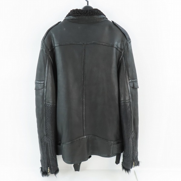 実際に弊社で買取させて頂いたRoen/ロエン パイソン 鹿革/蛇革 裏地ファー ダブル ジャケット 76132029 /48の画像 1枚目