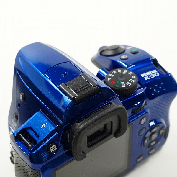 実際に弊社で買取させて頂いたPENTAX/ペンタックス K-30 SR/SMC PENTAX-DA 1:3.5-5.6 18-135mm ED AL [IF] DC WR デジタル一眼レフ カメラ 動作未確認の画像 4枚目