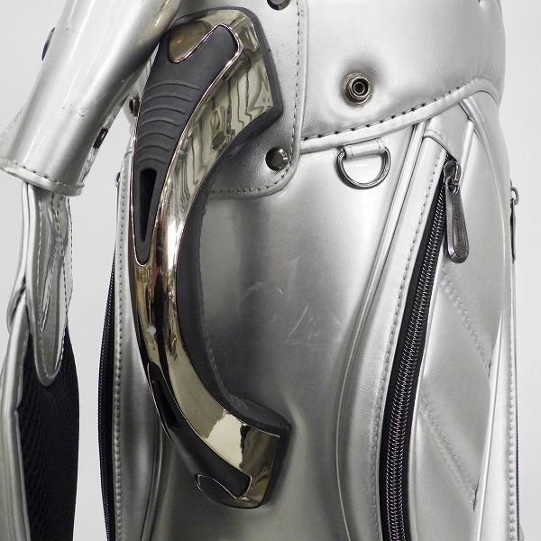 実際に弊社で買取させて頂いたTaylorMade/テーラーメイド TB647 プレミアムクラシック 9.5型 5分割キャディバッグ シルバーの画像 4枚目