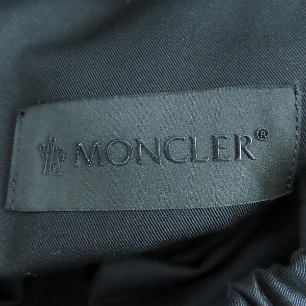 実際に弊社で買取させて頂いた【JPタグ/未使用】MONCLER/モンクレール PANTALONE BERMUDA コットンツイルショートパンツ 48の画像 2枚目