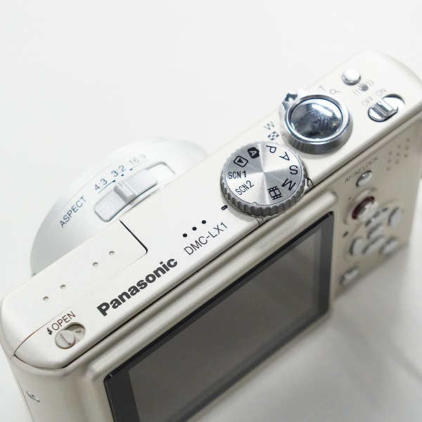 実際に弊社で買取させて頂いたPanasonic/パナソニック LUMIX DMC-LX1 コンパクトデジタルカメラ 動作未確認の画像 4枚目