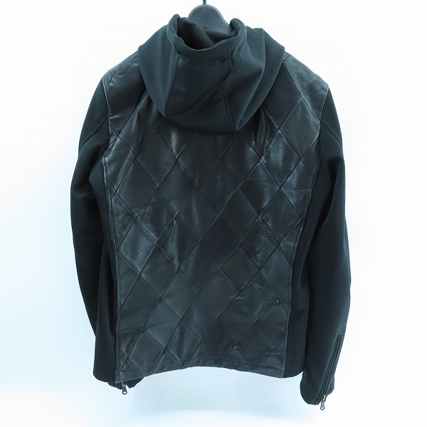 実際に弊社で買取させて頂いたroar/ロアー クロスガン/二丁拳銃 ラインストーン レザー切替 パーカー 11FRB-12RF/3の画像 1枚目