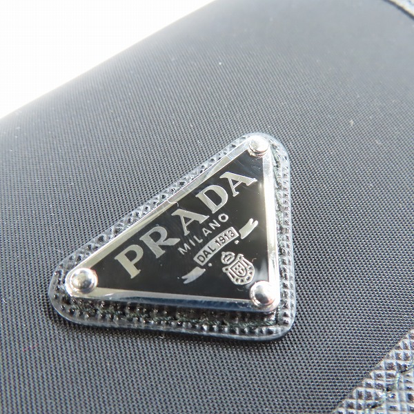 実際に弊社で買取させて頂いたPRADA/プラダ Re-Nylon ナイロン サフィアーノレザー トライアングルロゴ ポーチ フォンケース ショルダーバッグ 2ZH109 の画像 6枚目