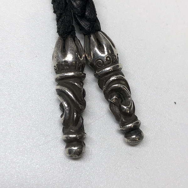 実際に弊社で買取させて頂いたCHROME HEARTS/クロムハーツ フィリグリークロス ペンダント XS ｗ/レザーブレード の画像 4枚目