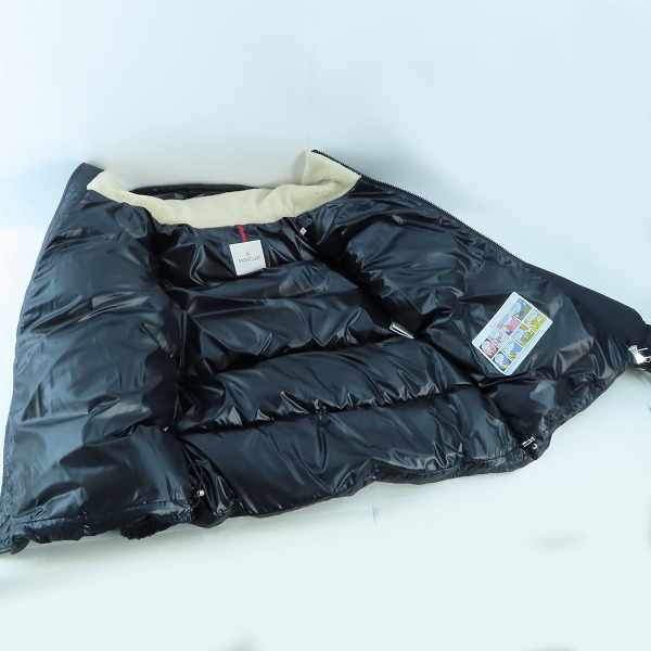 実際に弊社で買取させて頂いた【未使用/JPタグ】MONCLER/モンクレール BAYUDA ダウン ジャケット ネイビー 4の画像 2枚目