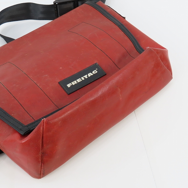 実際に弊社で買取させて頂いたFREITAG/フライターグ メッセンジャーバッグ/ショルダーバッグ レッドの画像 2枚目