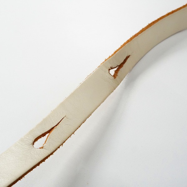 実際に弊社で買取させて頂いたB.C.Rich/BCリッチ レザー ギターストラップ ベースストラップ ホワイトの画像 4枚目