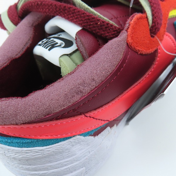 実際に弊社で買取させて頂いた【未使用】NIKE×SACAI×KAWS/ナイキ×サカイ×カウズ BLAZER LOW Team Red ブレーザー DM7901-600/26.5の画像 7枚目