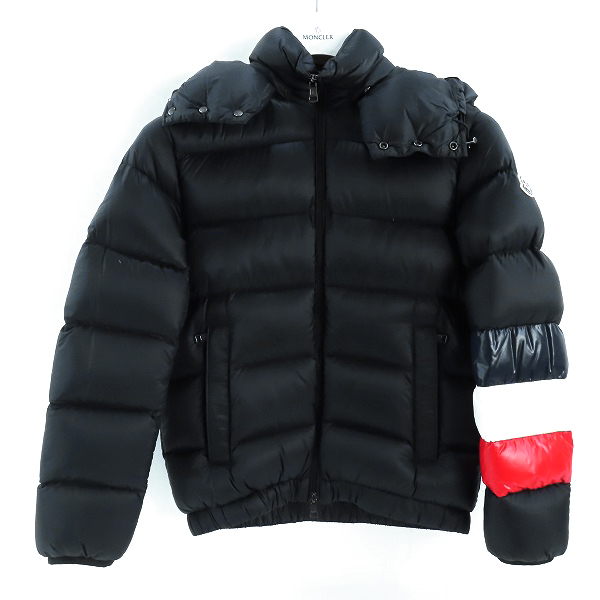 実際に弊社で買取させて頂いた【JPタグ】MONCLER/モンクレール WILLM GIUBBOTTO アームトリコロール ダウンジャケット E20914135585/0