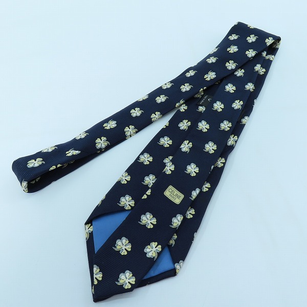 実際に弊社で買取させて頂いたCELINE/セリーヌ 四つ葉クローバー 総柄 シルク ネクタイの画像 1枚目