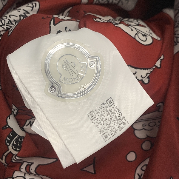 実際に弊社で買取させて頂いたMONCLER/モンクレール モンダックワッペンクラッチバッグ D109A6004110 019NWの画像 7枚目